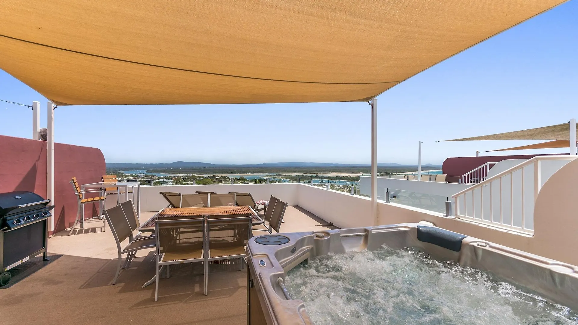 **** Lägenhetshotell Bali Hai Apartments Noosa Australien